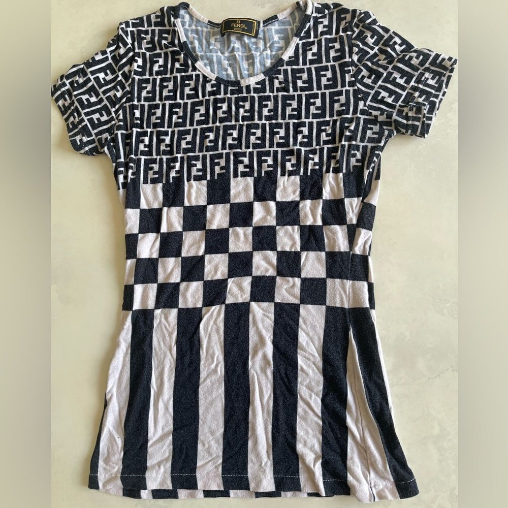 VINTAGE FENDI TOP BLACK & WHITE CHECKERED ICONIC HTF TOP MEDIUM SIZE 44 EURO?